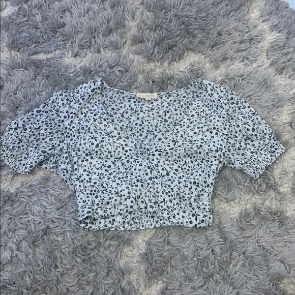 Top - Picture 2 of 2